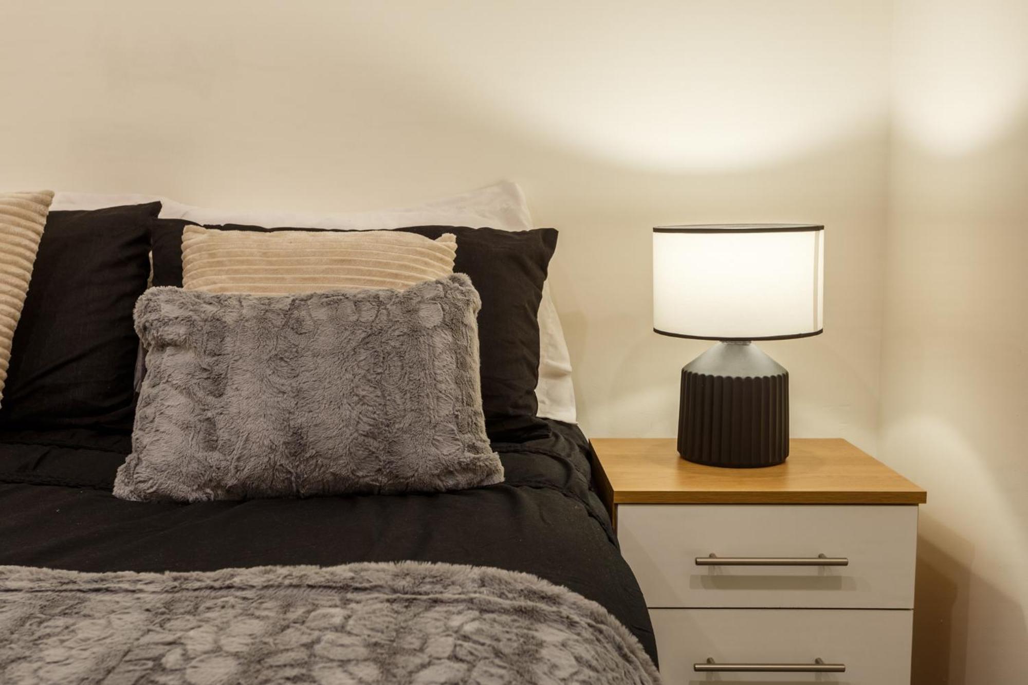 Modern And Cozy Two-Bed Apartment In Bradford ブラッドフォード エクステリア 写真